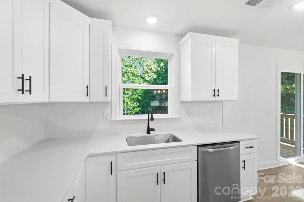 1074 Mountain Crest Drive Kings Mountain, NC 28086