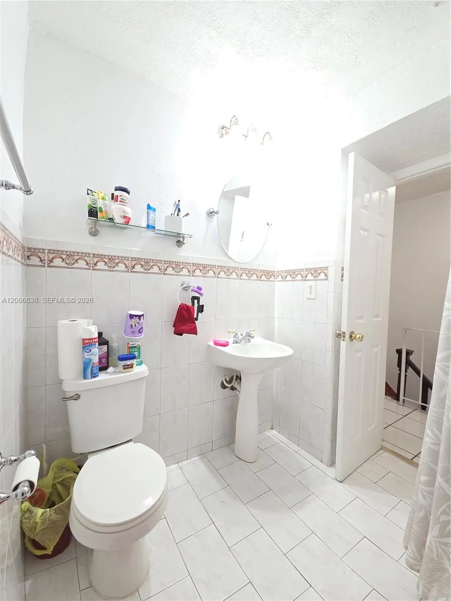 1784 W 56th Ter #401 Hialeah, FL 33012