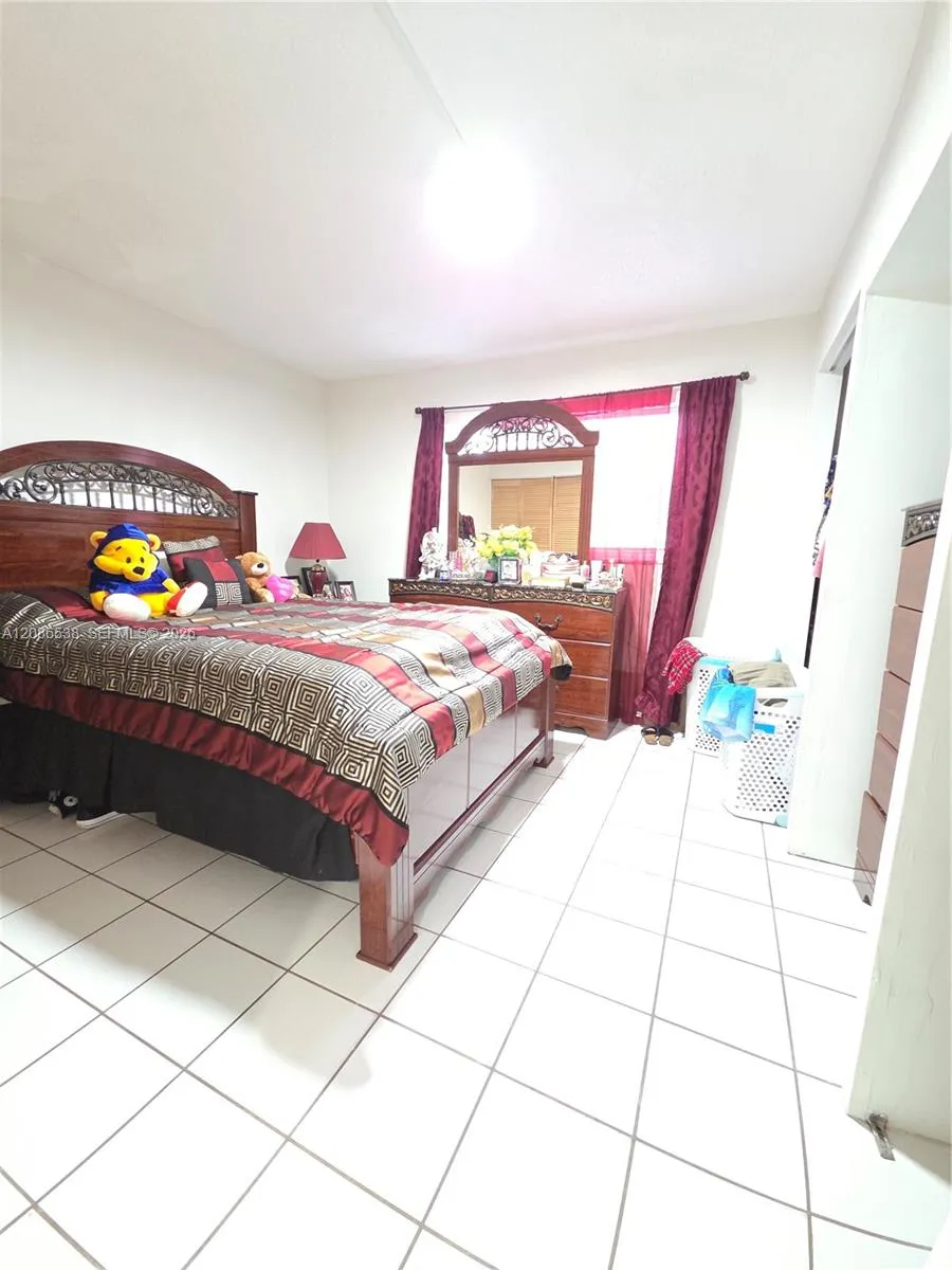 1784 W 56th Ter #401 Hialeah, FL 33012