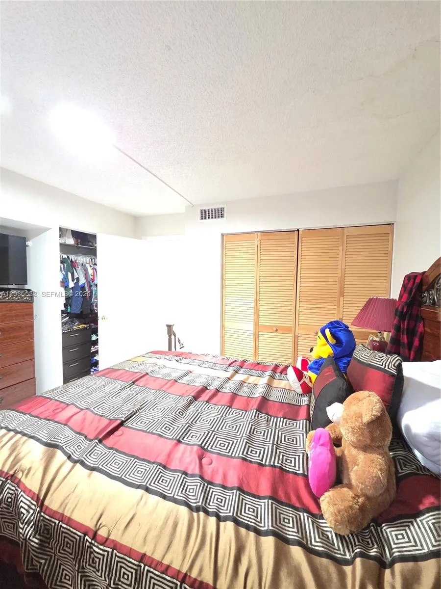 1784 W 56th Ter #401 Hialeah, FL 33012