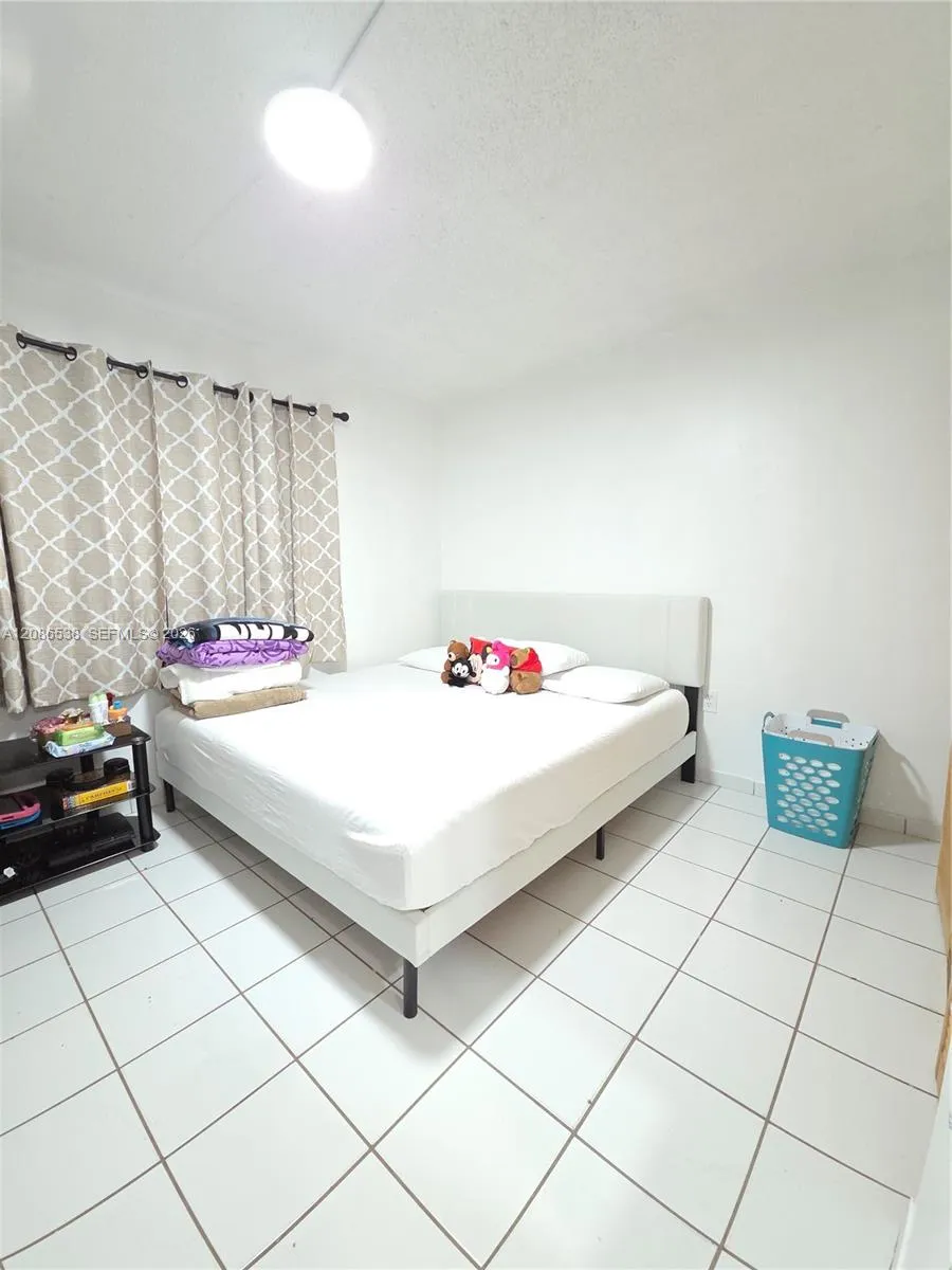 1784 W 56th Ter #401 Hialeah, FL 33012