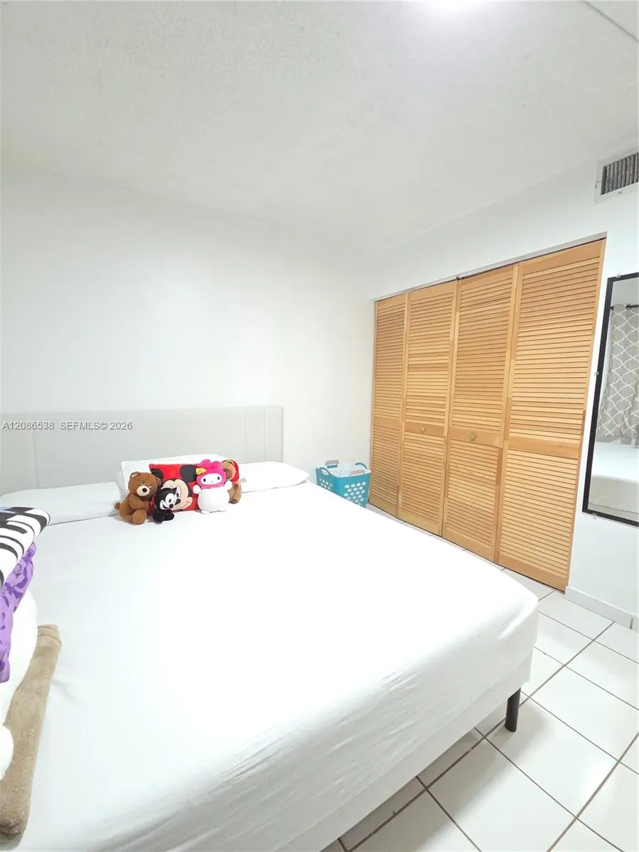 1784 W 56th Ter #401 Hialeah, FL 33012