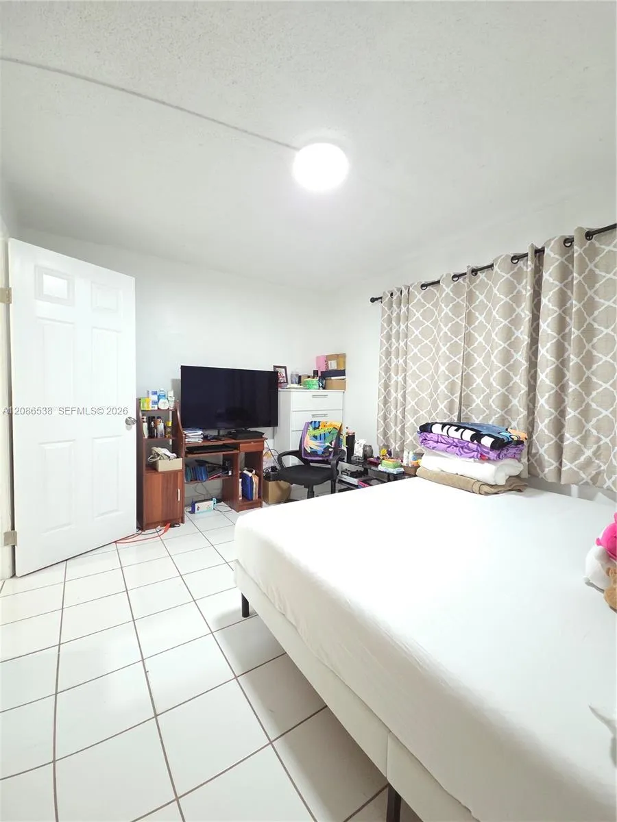 1784 W 56th Ter #401 Hialeah, FL 33012