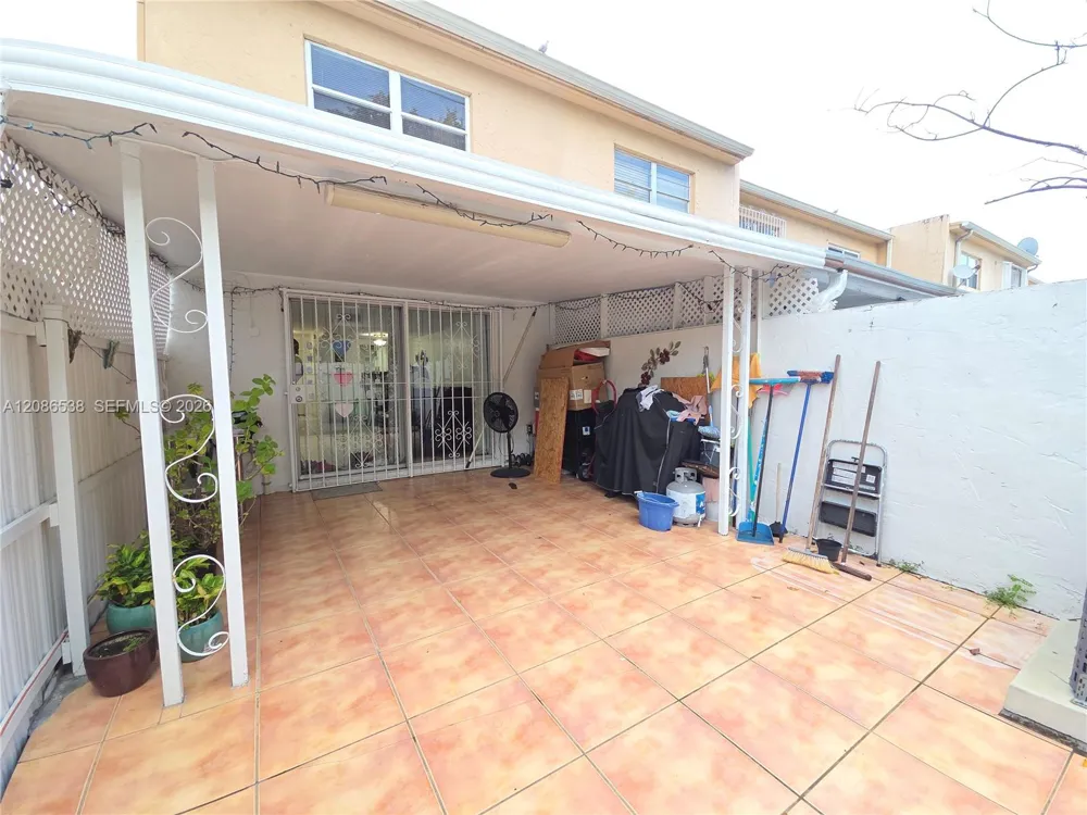 1784 W 56th Ter #401 Hialeah, FL 33012