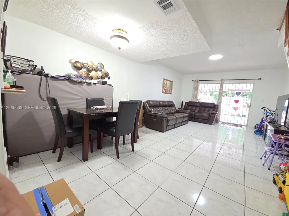 1784 W 56th Ter #401 Hialeah, FL 33012