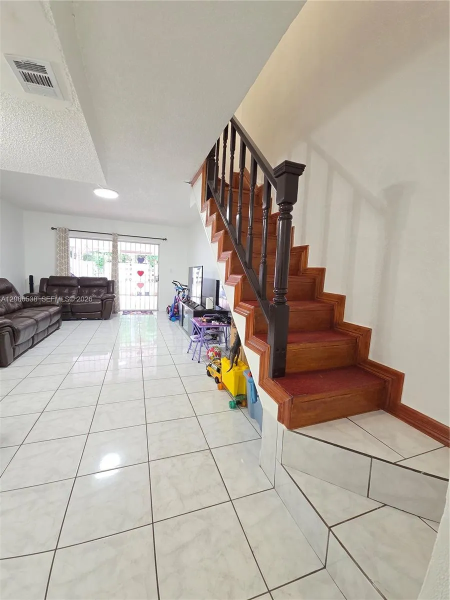 1784 W 56th Ter #401 Hialeah, FL 33012
