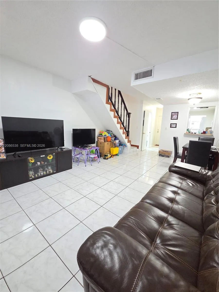 1784 W 56th Ter #401 Hialeah, FL 33012