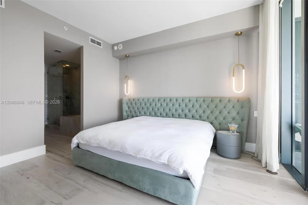 480 NE 31st St #3501 Miami, FL 33137