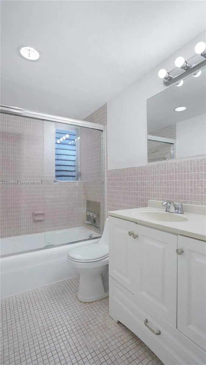 1340 Lincoln Rd #404 Miami Beach, FL 33139