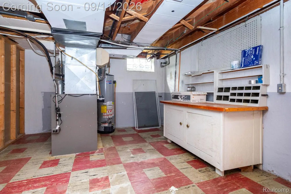 7671 Robinson Avenue Allen Park City, MI 48101