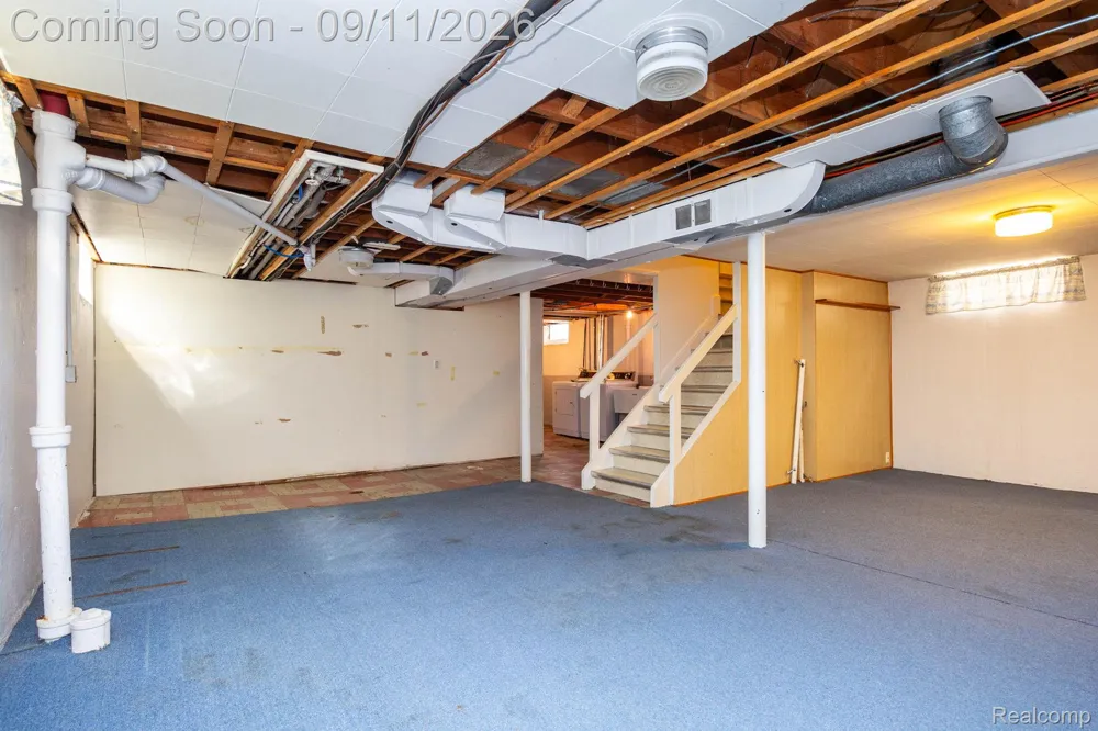7671 Robinson Avenue Allen Park City, MI 48101