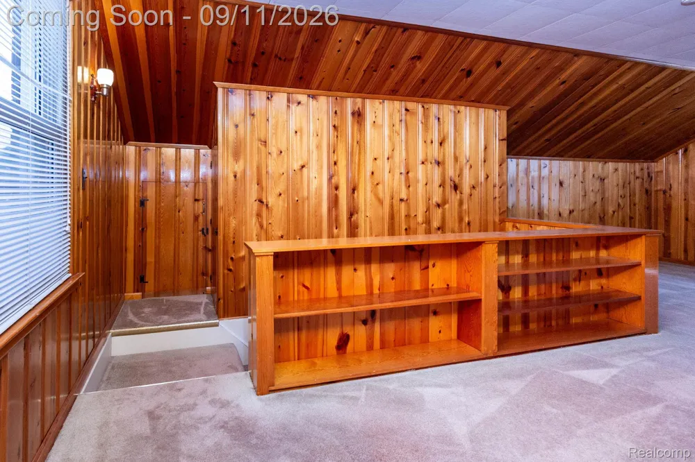 7671 Robinson Avenue Allen Park City, MI 48101