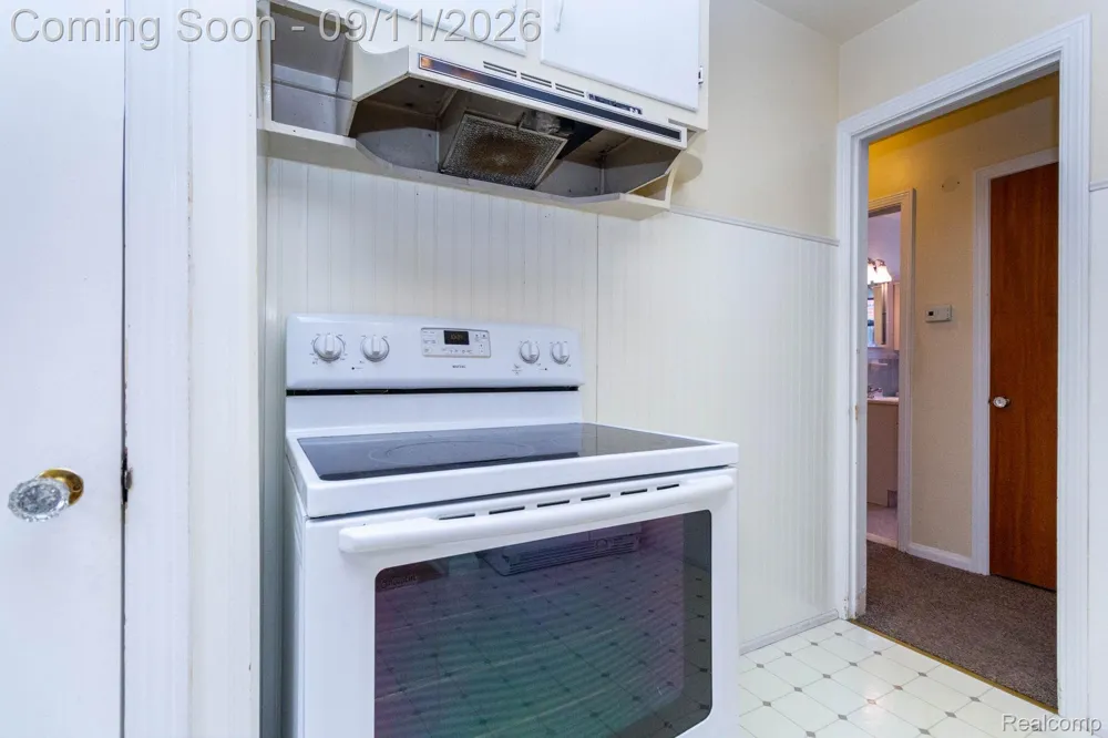 7671 Robinson Avenue Allen Park City, MI 48101