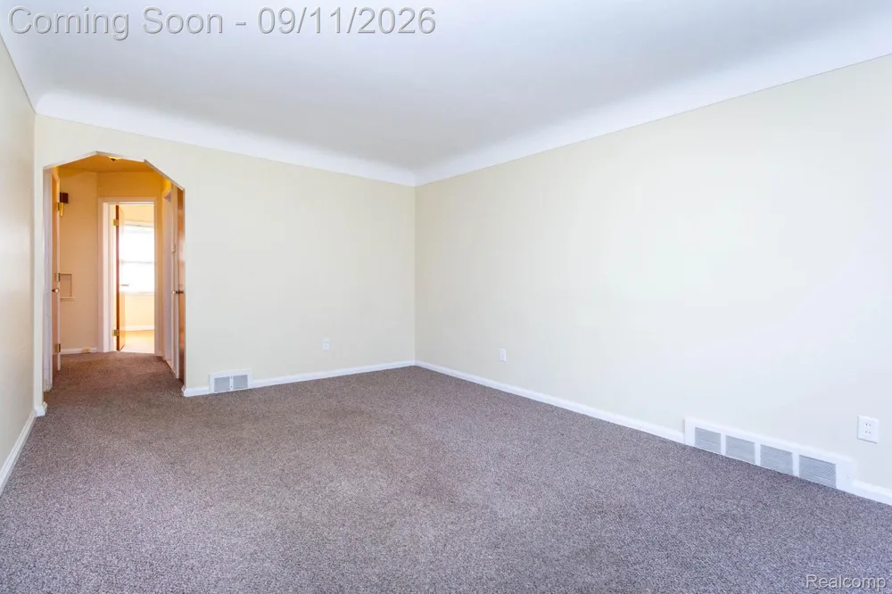 7671 Robinson Avenue Allen Park City, MI 48101