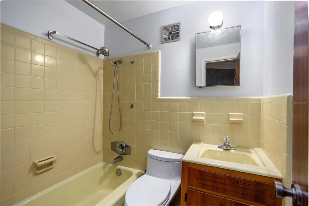 2006 NW 40TH TERRACE Gainesville, FL 32605