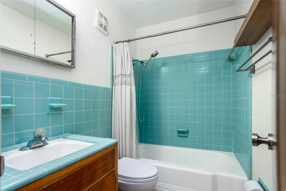2006 NW 40TH TERRACE Gainesville, FL 32605