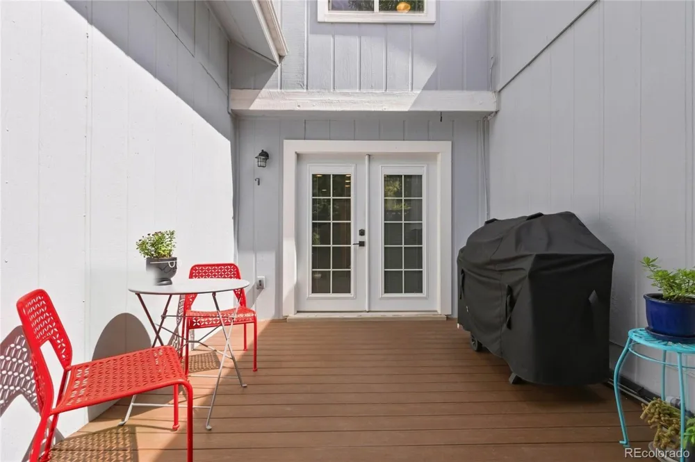 2556 E Easter Avenue Littleton, CO 80122