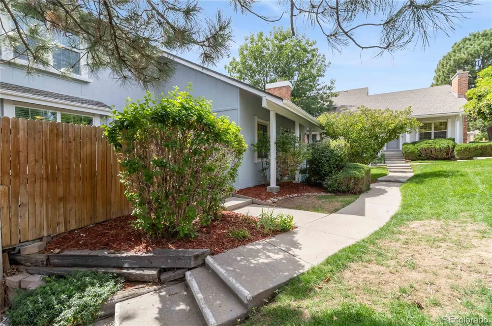 2556 E Easter Avenue Littleton, CO 80122