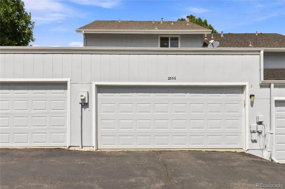 2556 E Easter Avenue Littleton, CO 80122
