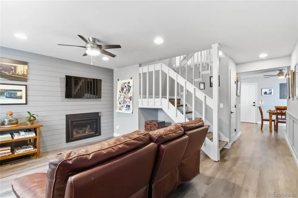2556 E Easter Avenue Littleton, CO 80122