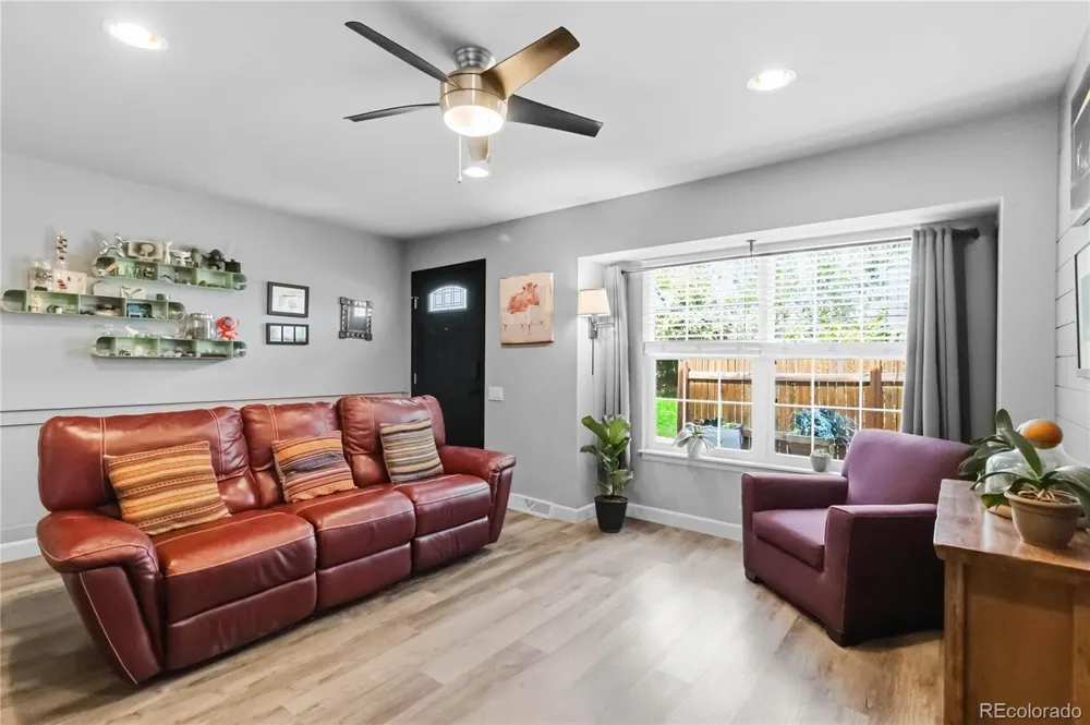 2556 E Easter Avenue Littleton, CO 80122