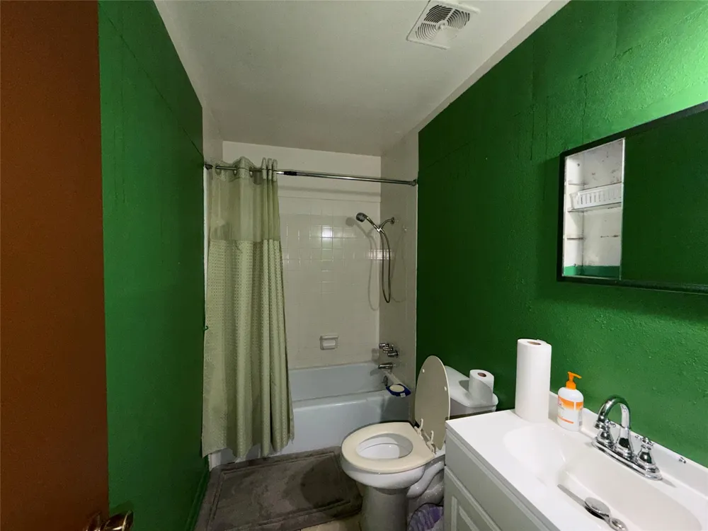 902 Belvedere Drive Henderson, TX 75652