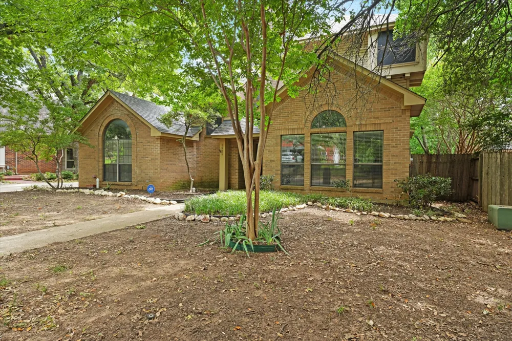 1929 Highland Park Circle Denton, TX 76205