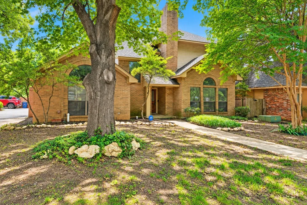 1929 Highland Park Circle Denton, TX 76205