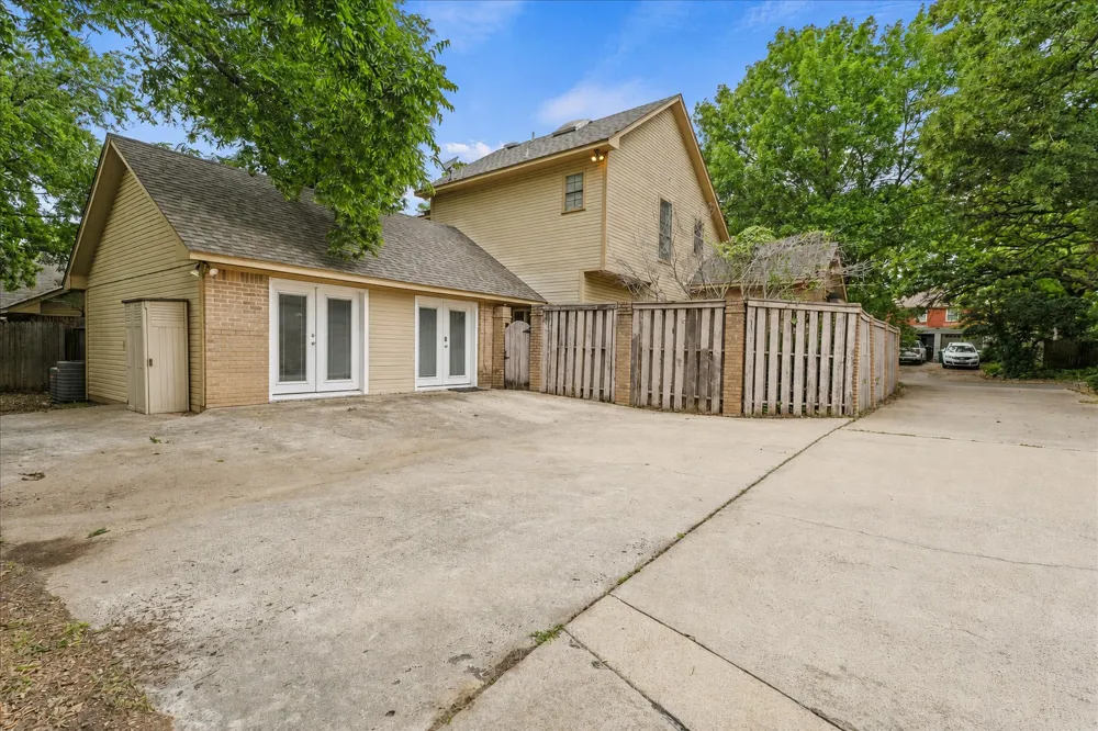 1929 Highland Park Circle Denton, TX 76205