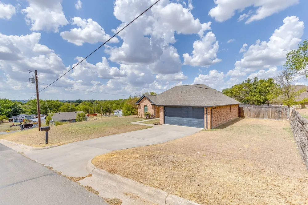 613 E 1st Street Weatherford, TX 76086