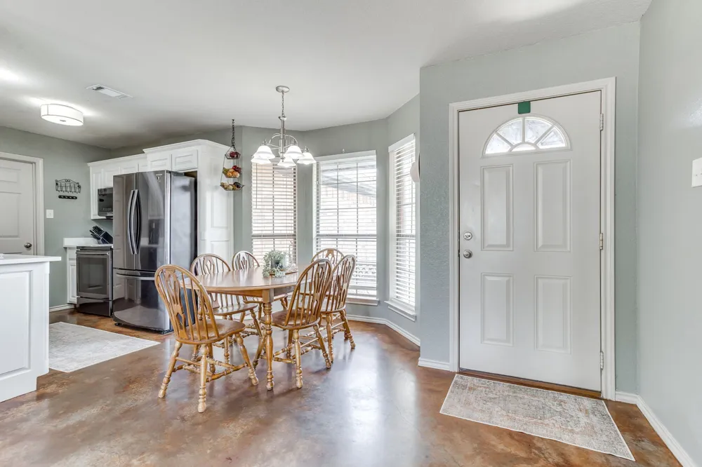 613 E 1st Street Weatherford, TX 76086