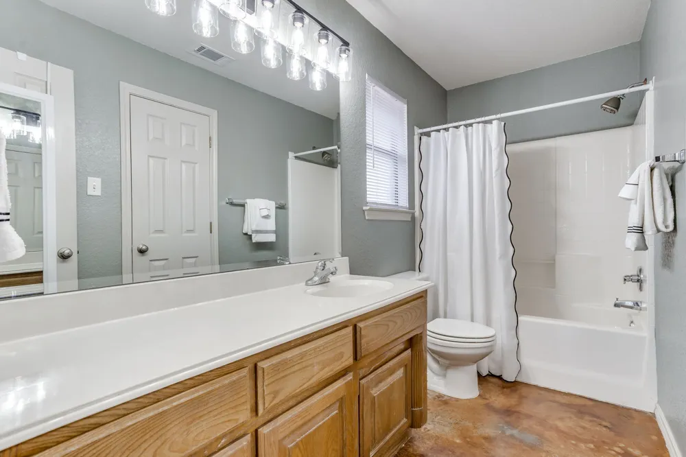 613 E 1st Street Weatherford, TX 76086