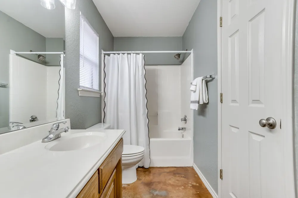 613 E 1st Street Weatherford, TX 76086