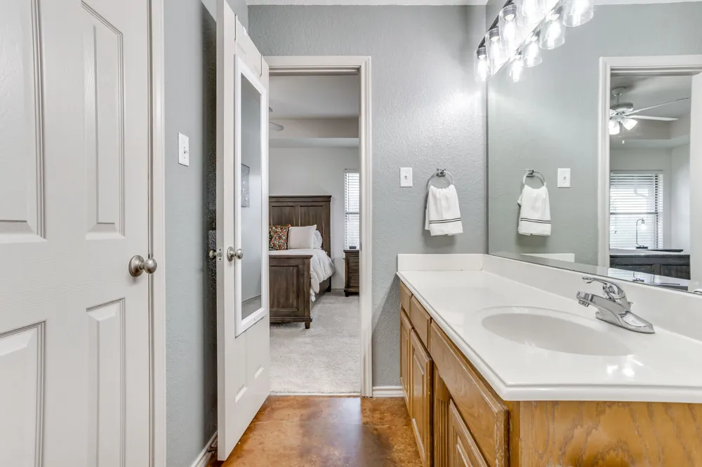 613 E 1st Street Weatherford, TX 76086