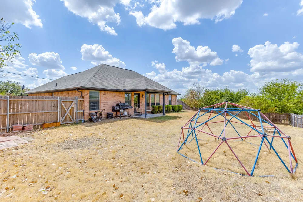 613 E 1st Street Weatherford, TX 76086