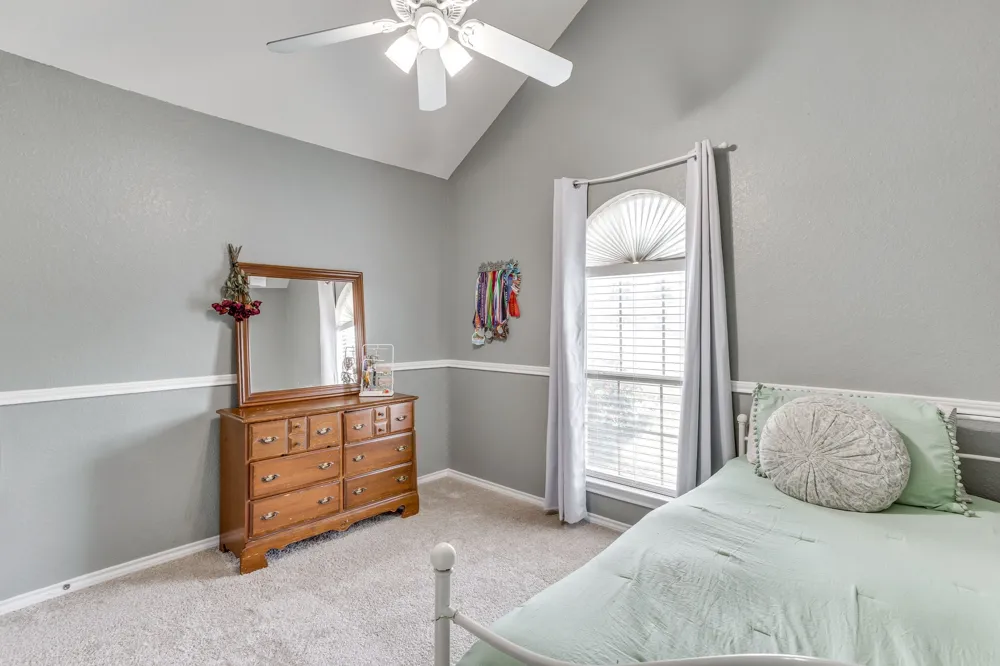 613 E 1st Street Weatherford, TX 76086