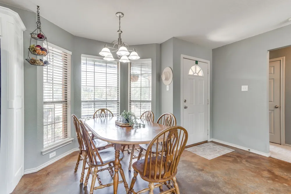 613 E 1st Street Weatherford, TX 76086