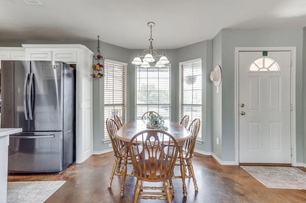 613 E 1st Street Weatherford, TX 76086