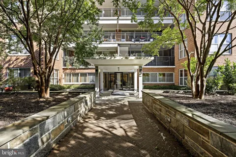 3900 WATSON PLACE NW #B-4G