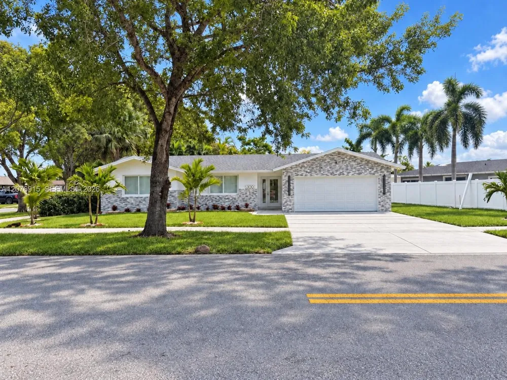 8300 SW 26th Pl Davie, FL 33328