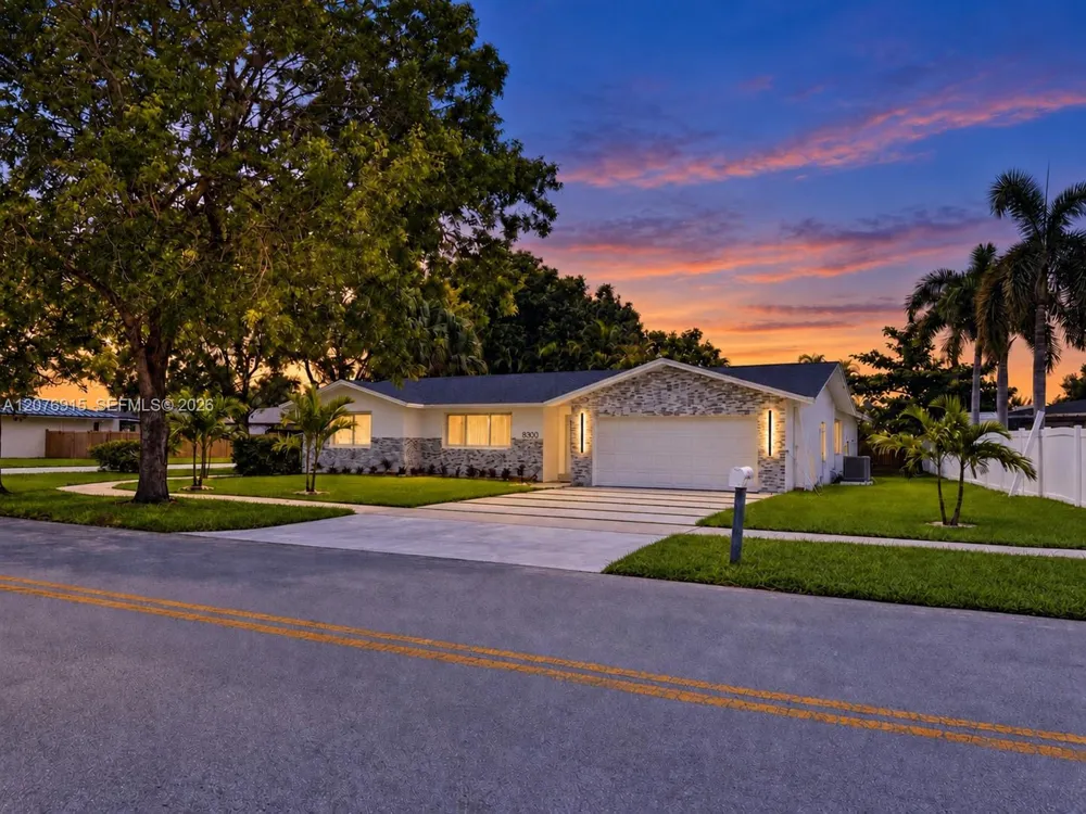8300 SW 26th Pl Davie, FL 33328