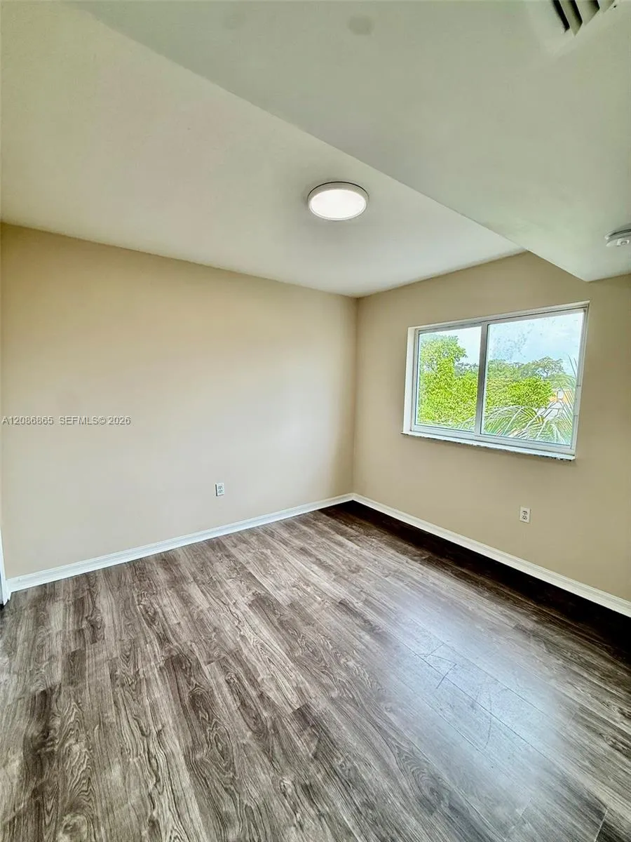 2475 NW 16th Street Rd #418 Miami, FL 33125