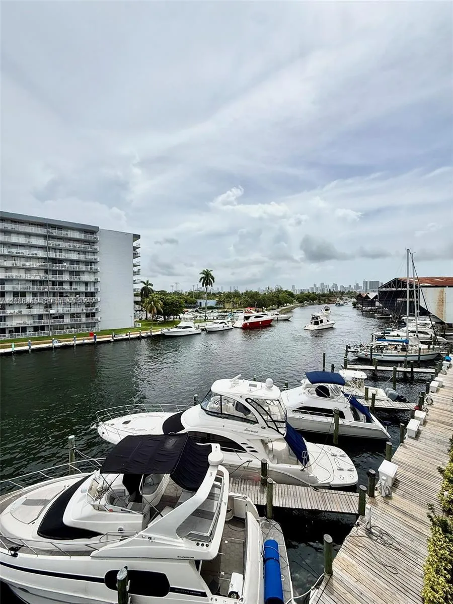 2475 NW 16th Street Rd #418 Miami, FL 33125