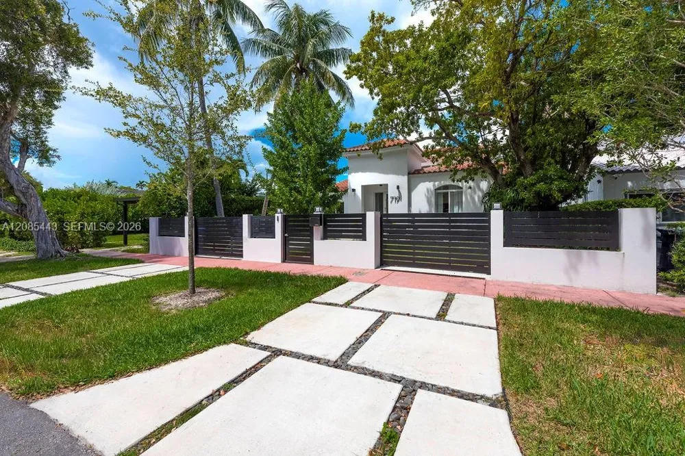 719 W 51st St Miami Beach, FL 33140