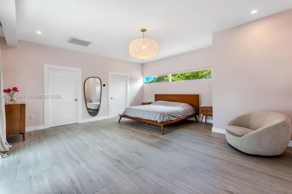 719 W 51st St Miami Beach, FL 33140