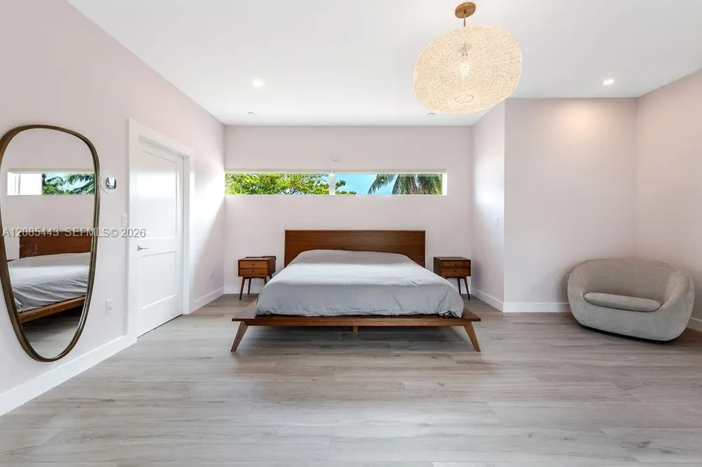 719 W 51st St Miami Beach, FL 33140