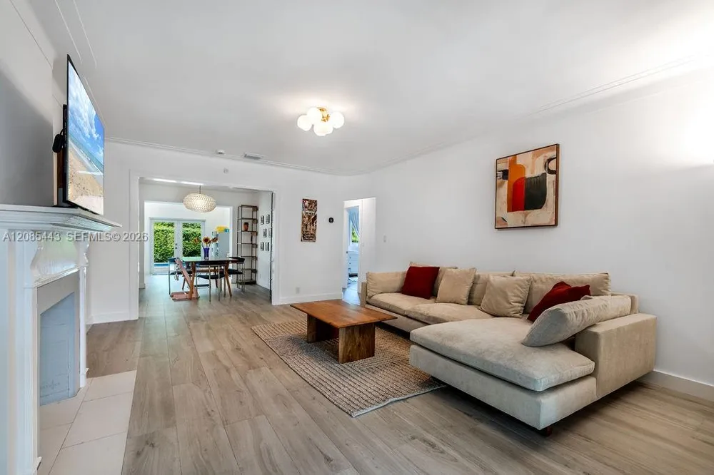 719 W 51st St Miami Beach, FL 33140