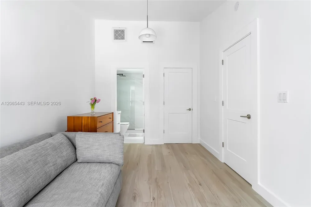 719 W 51st St Miami Beach, FL 33140