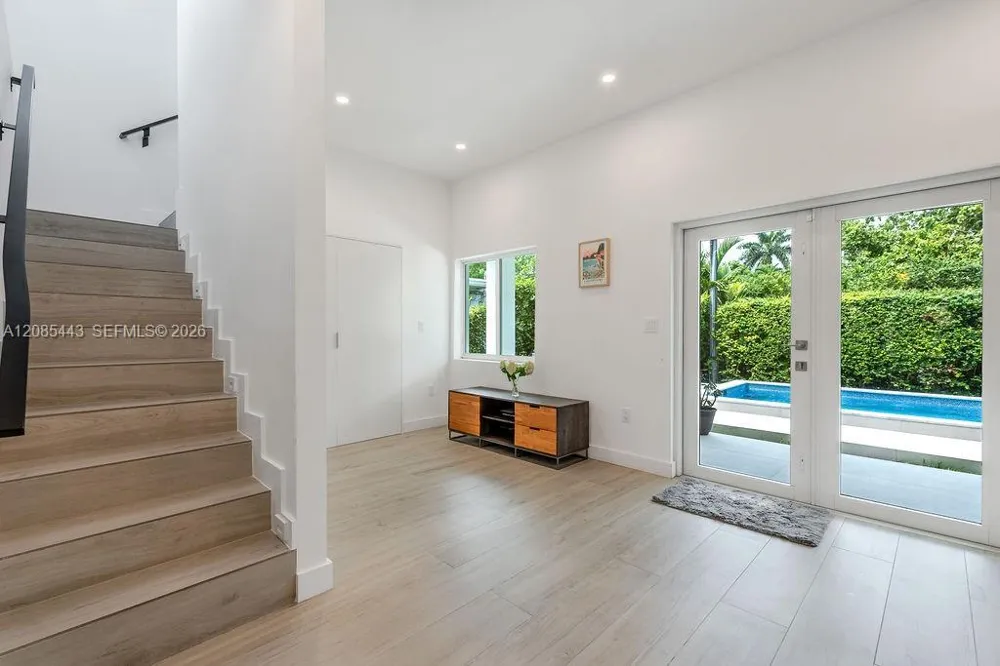 719 W 51st St Miami Beach, FL 33140