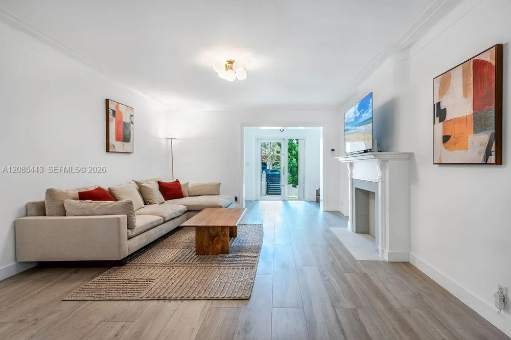 719 W 51st St Miami Beach, FL 33140